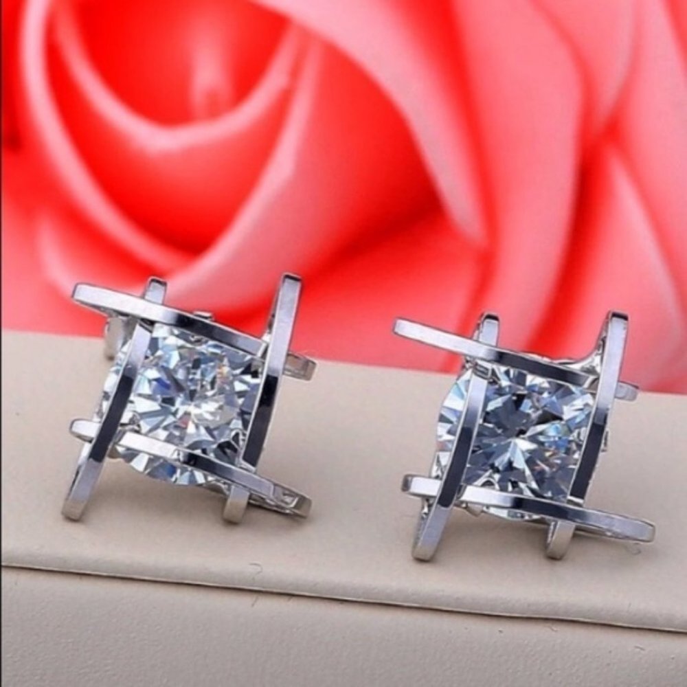 *NEW Silver Solitaire Caged Diamond Stud Earrings - Picture 2 of 9